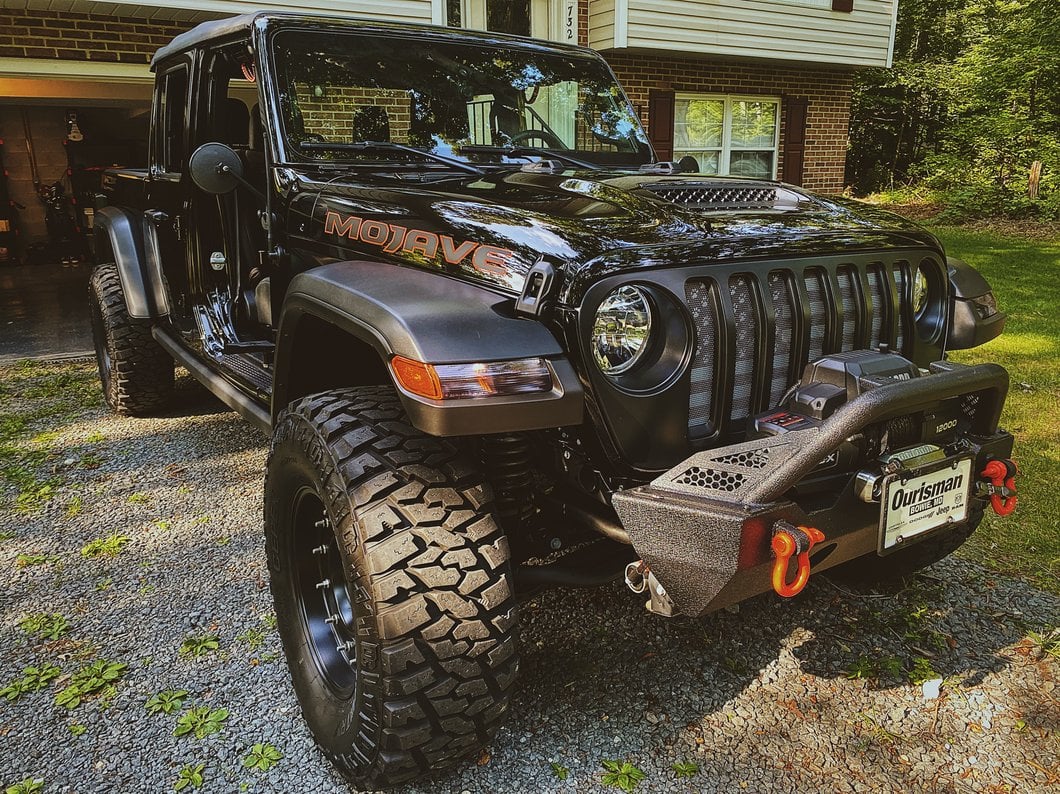 Barricade Battalion Stubby Front Bumper (20-25 Jeep Gladiator JT)