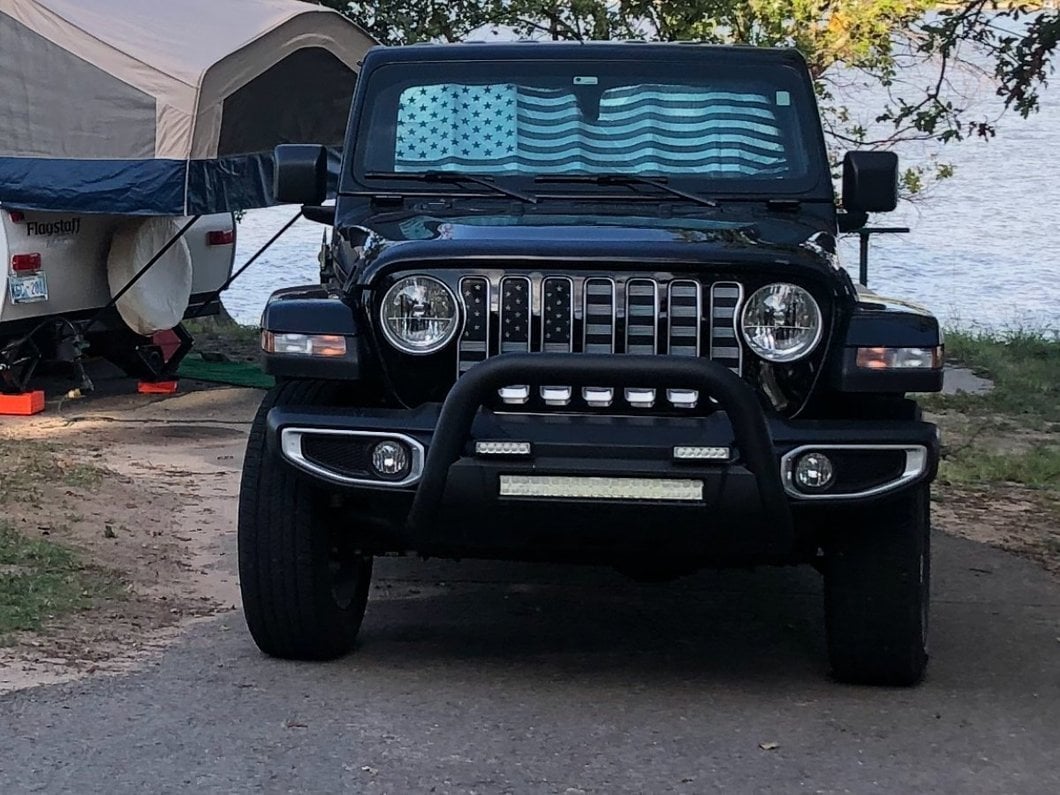 Barricade HD Bull Bar with Skid Plate and 20-Inch Dual Row LED Light Bar; Textured Black (20-25 Jeep Gladiator JT, Excluding Mojave)