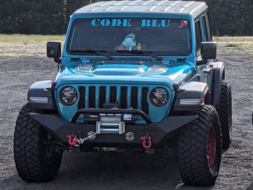 Barricade 10,000 lb. Winch with Wireless Control (Universal; Some Adaptation May Be Required)