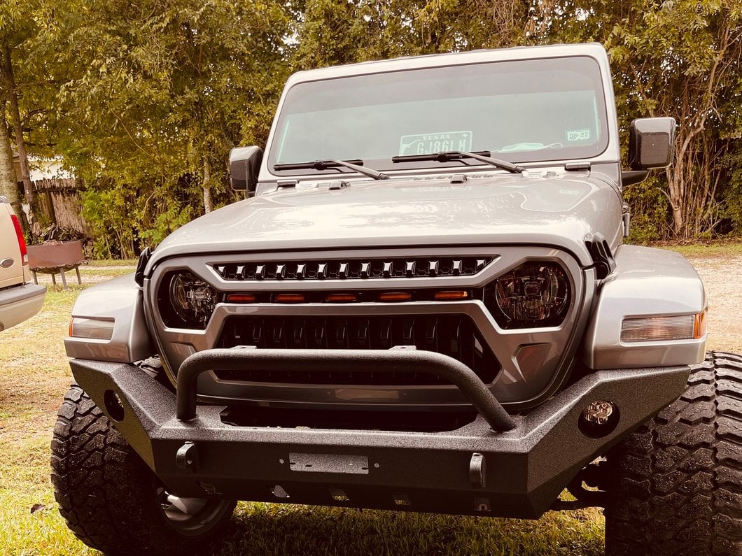 Barricade Extreme HD Full Width Front Bumper with LED Fog Lights (20-25 Jeep Gladiator JT)