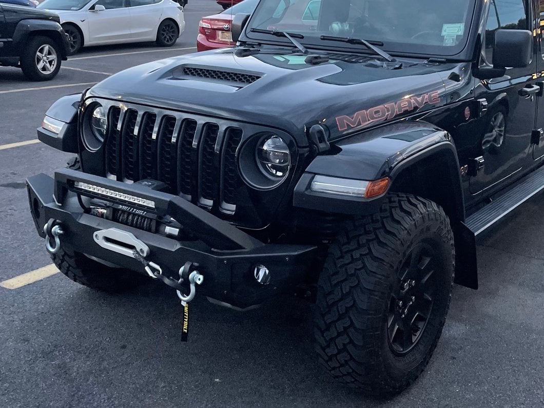 Barricade HD Front Bumper with 20-Inch Light Bar (20-25 Jeep Gladiator JT)