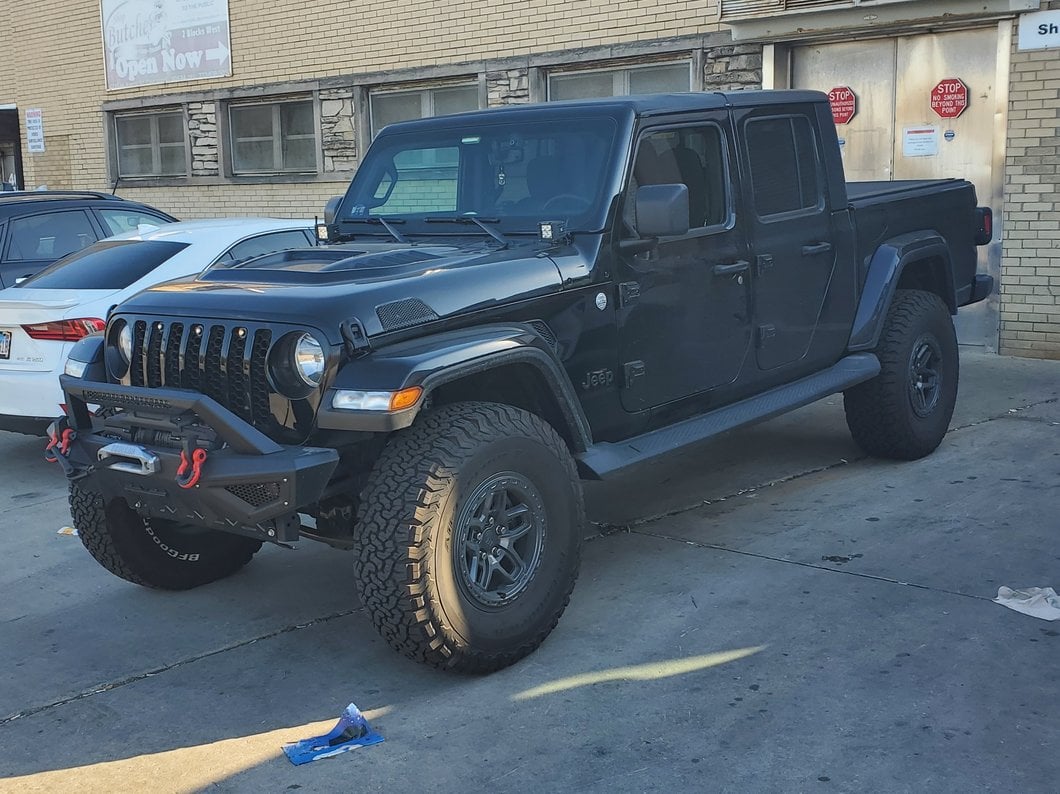 Barricade X-Series Front Bumper; Black Inserts (20-25 Jeep Gladiator JT)