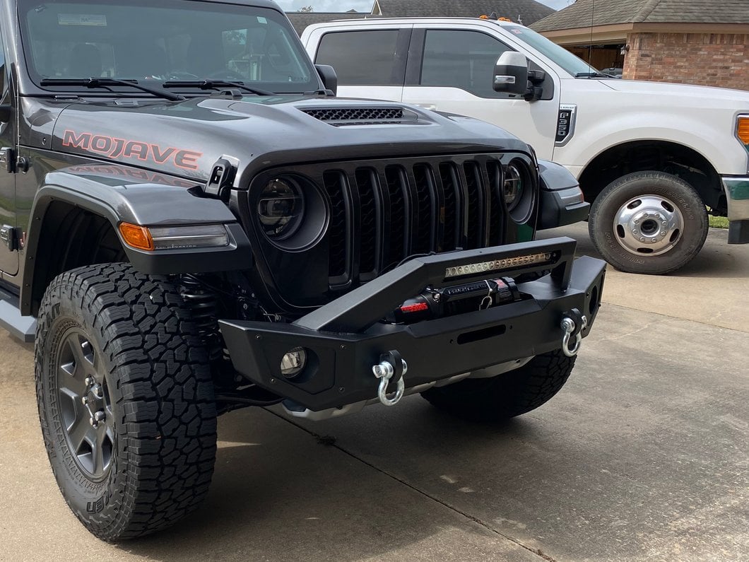 Barricade HD Front Bumper with 20-Inch Light Bar (20-25 Jeep Gladiator JT)