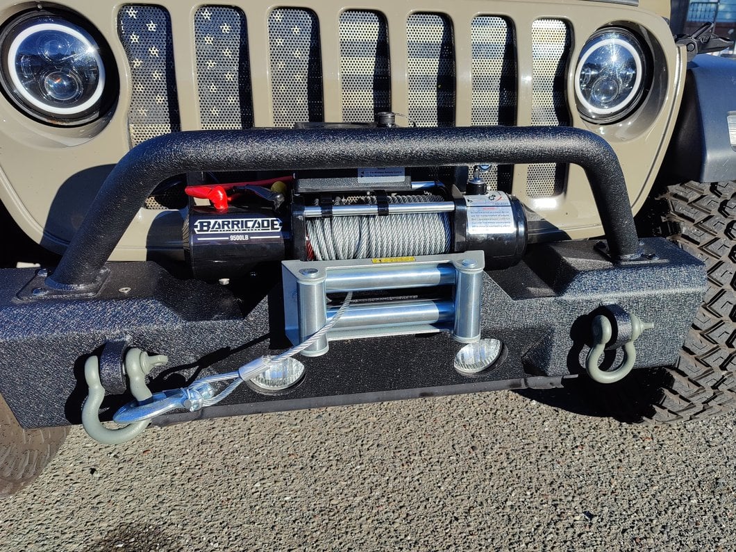 Barricade 9,500 lb. Winch with Wireless Control (Universal; Some Adaptation May Be Required)