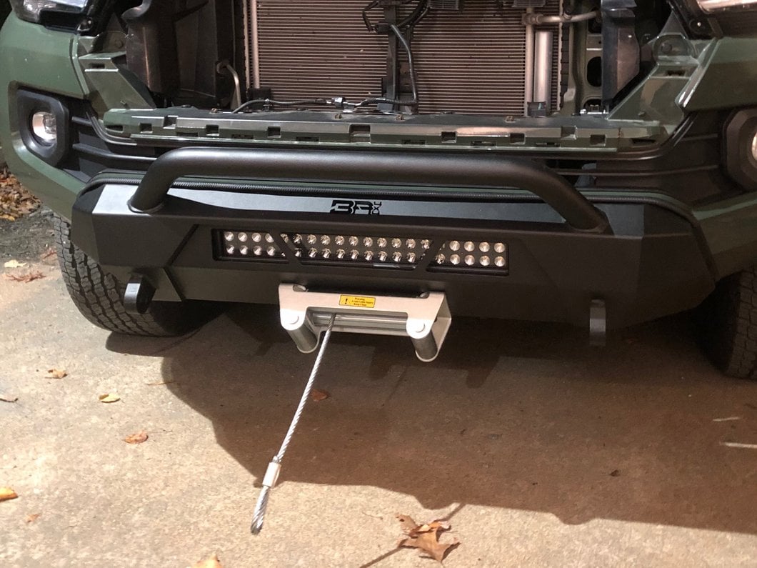 Barricade 9,500 lb. Winch with Wireless Control (Universal; Some Adaptation May Be Required)