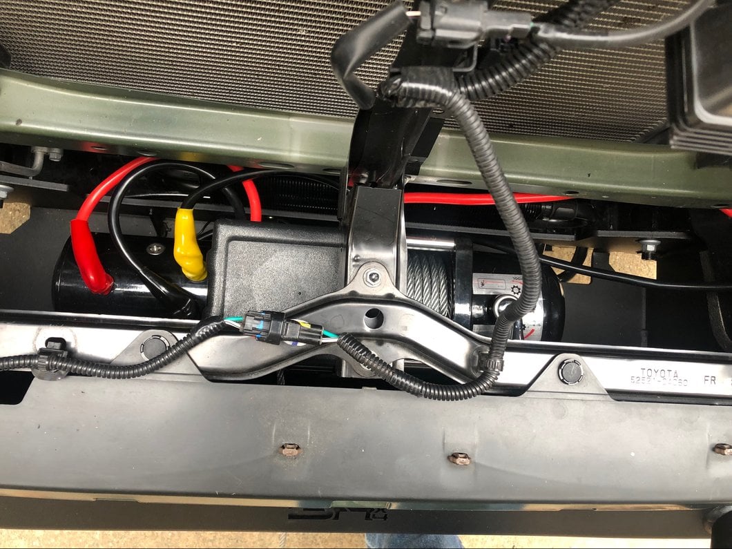 Barricade 9,500 lb. Winch with Wireless Control (Universal; Some Adaptation May Be Required)