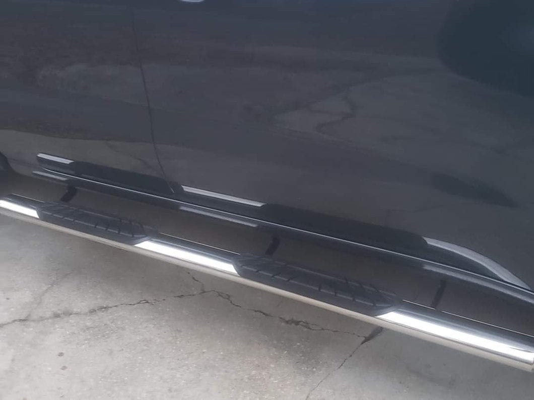 Barricade 4-Inch Oval Straight End Side Step Bars; Stainless Steel (19-25 Silverado 1500 Double Cab)