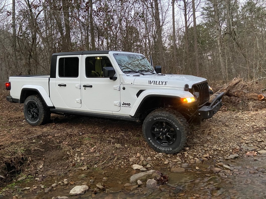 Barricade Trekker Front Bumper (20-25 Jeep Gladiator JT)