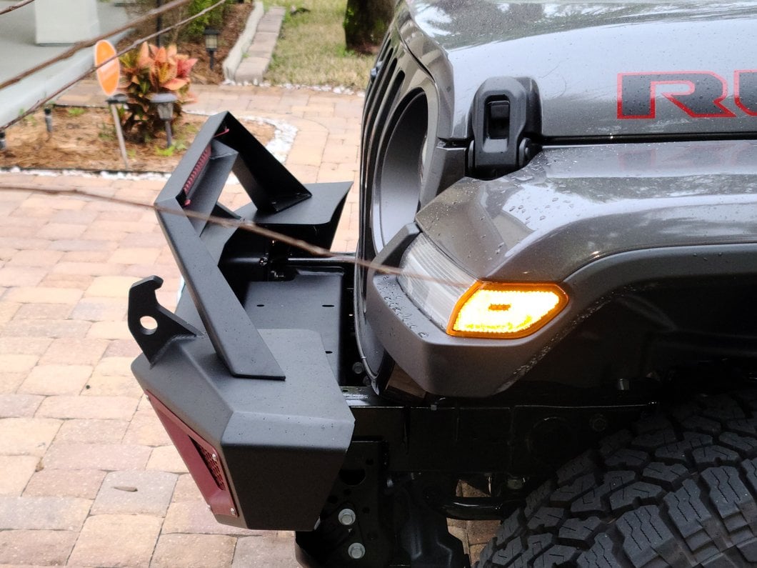 Barricade X-Series Front Bumper; Red Inserts (20-25 Jeep Gladiator JT)