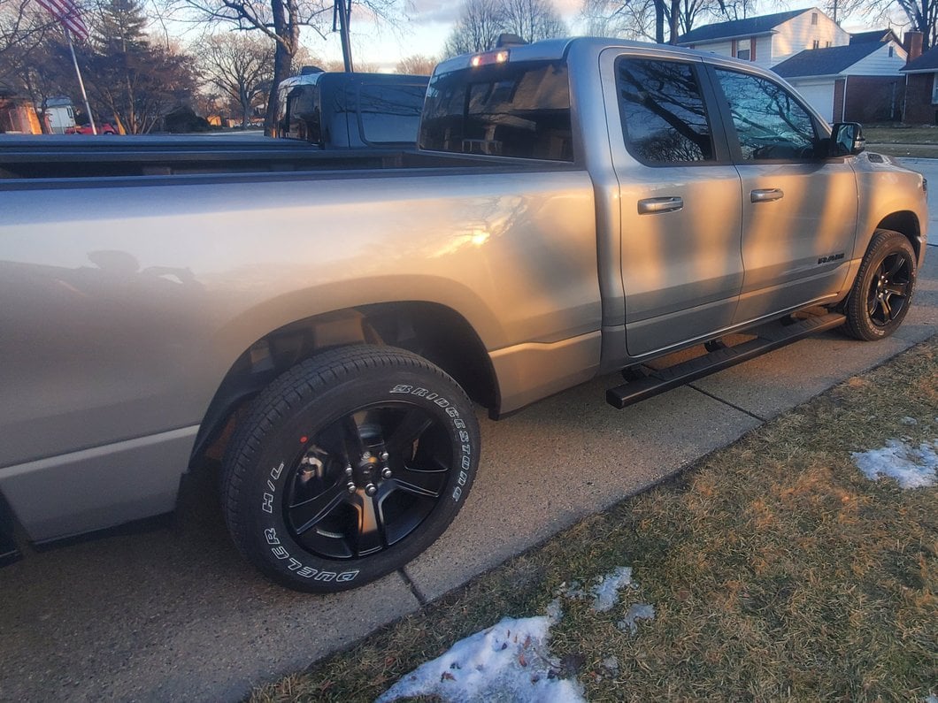 Barricade T4 Side Step Bars; Black (19-25 RAM 1500 Quad Cab)