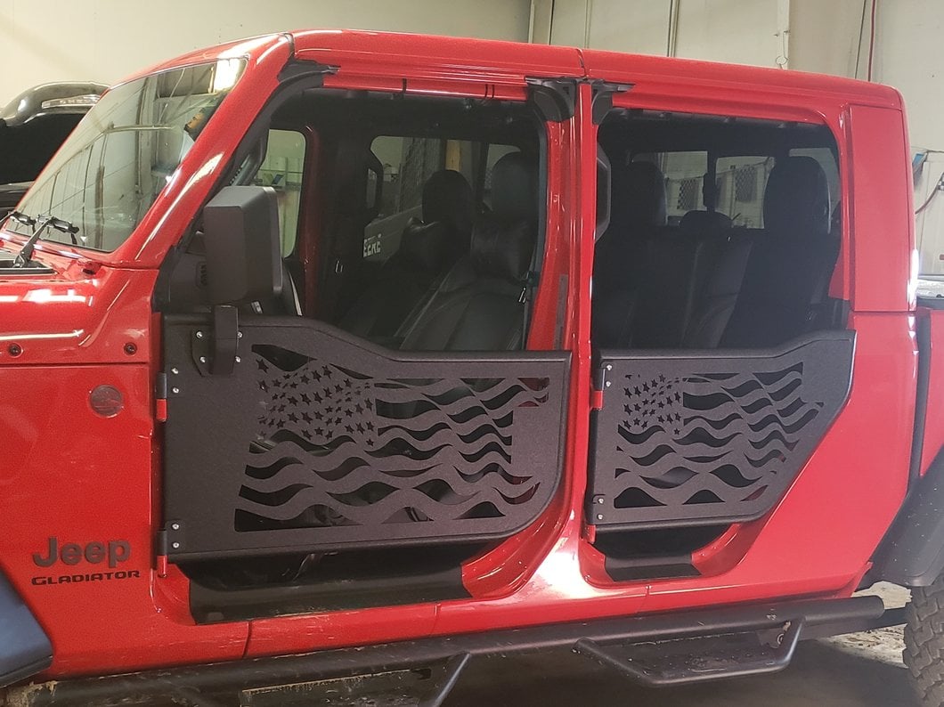 Barricade US Flag Tubular Doors With Mirrors (20-25 Jeep Gladiator JT)