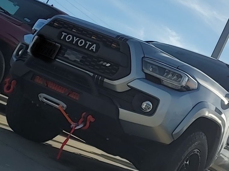 Barricade 9,500 lb. Winch with Synthetic Rope and Wireless Control (Universal; Some Adaptation May Be Required)