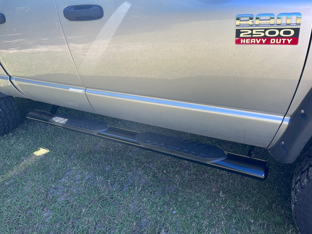 Barricade 5-Inch Oval Straight End Side Step Bars; Gloss Black (03-09 RAM 2500 Quad Cab)