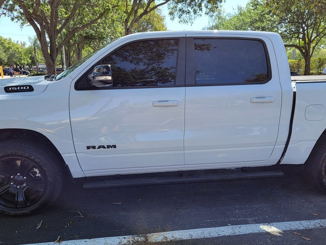 Barricade T4 Side Step Bars; Black (19-25 RAM 1500 Crew Cab)
