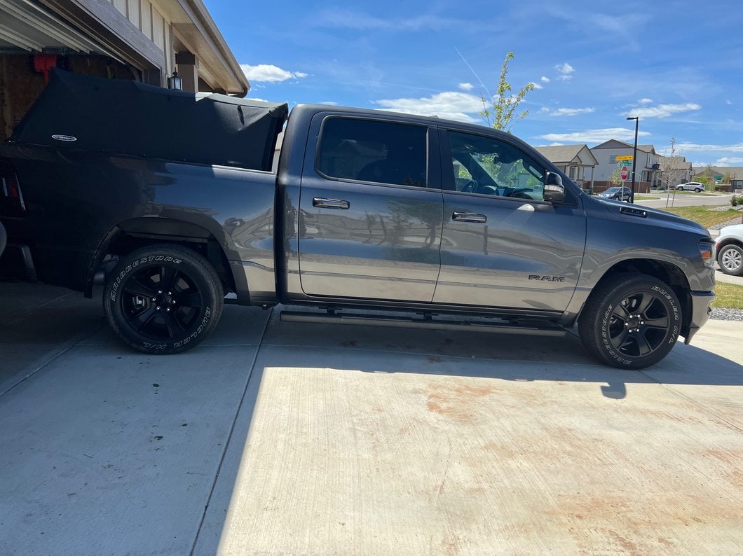Barricade T4 Side Step Bars; Black (19-25 RAM 1500 Crew Cab)