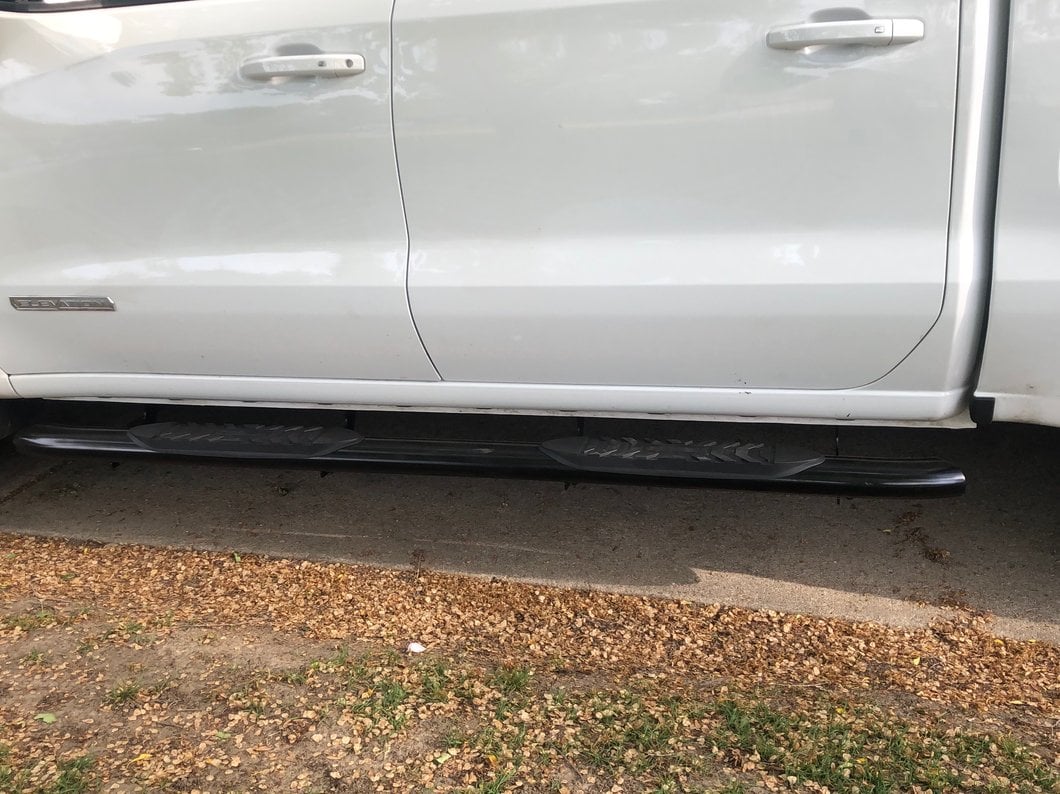 Barricade 5-Inch Oval Bent End Side Step Bars; Black (19-25 Sierra 1500 Crew Cab)