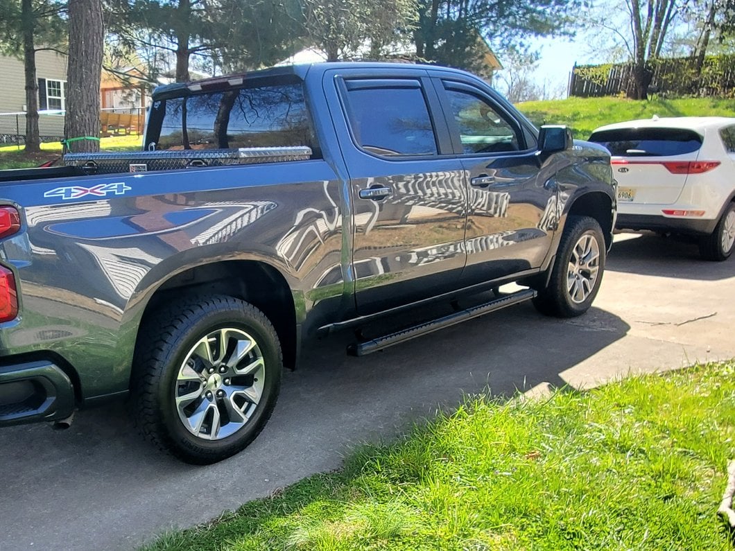 Barricade Saber 5-Inch Aluminum Side Step Bars; Black Cover Plates (19-25 Silverado 1500 Double Cab)