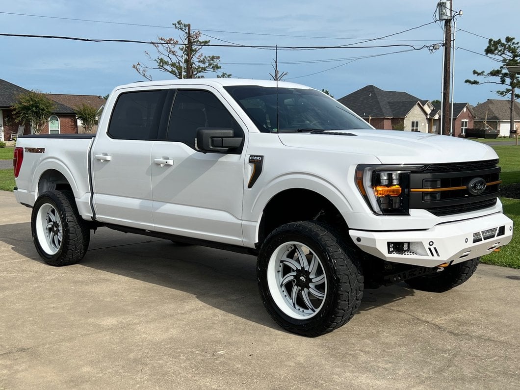 Barricade Extreme HD Front Bumper with LED Fog Lights, Spot Lights and 20-Inch LED Light Bar (21-23 F-150, Excluding PowerStroke & Raptor)