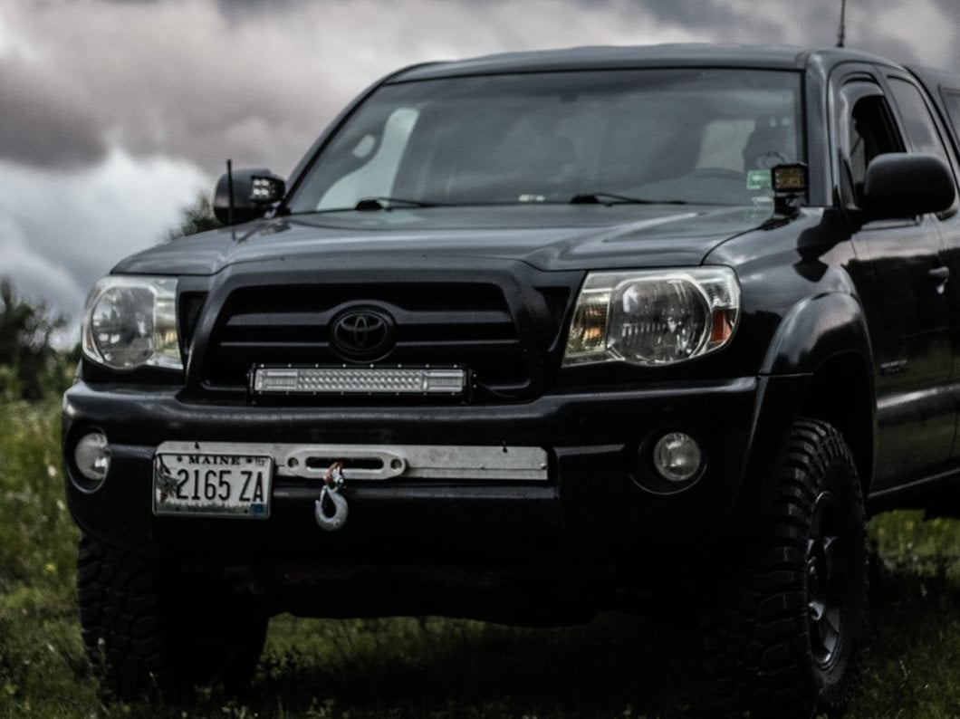 Barricade 9,500 lb. Winch with Synthetic Rope (Universal; Some Adaptation May Be Required)