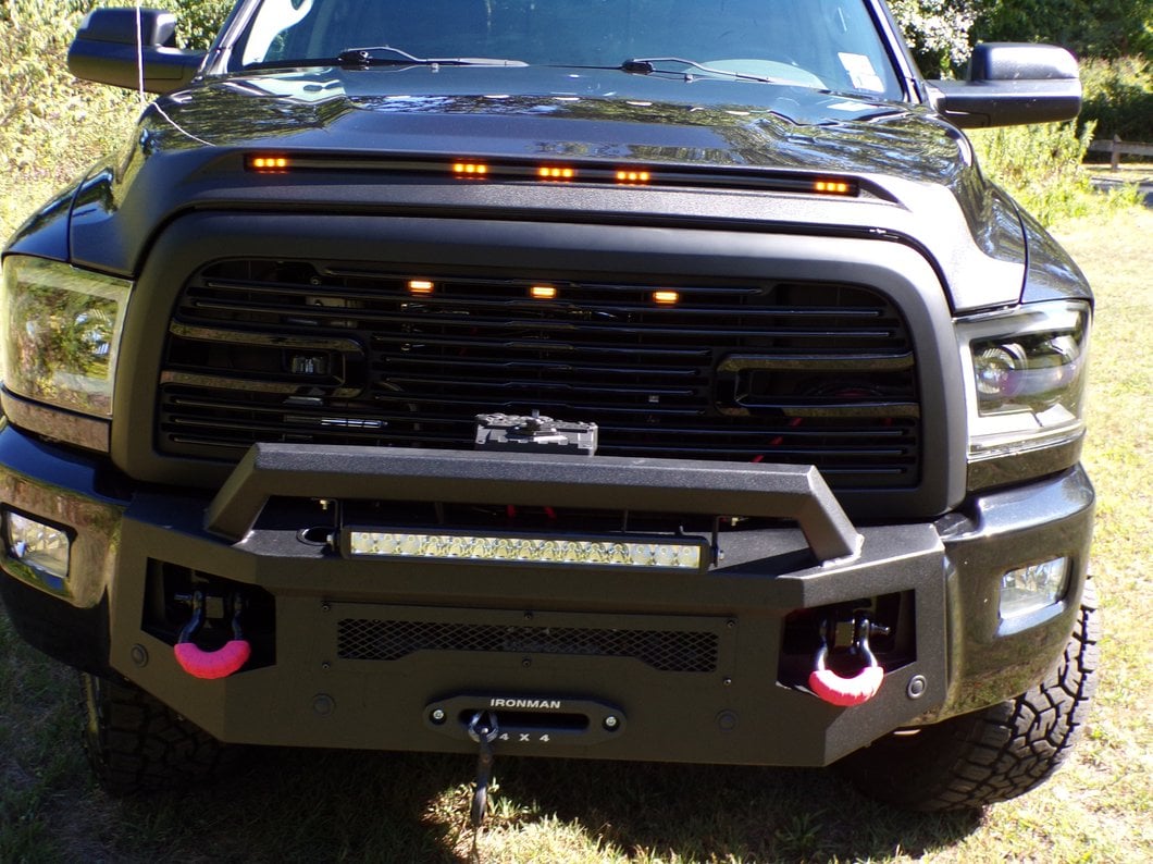 Barricade HD Stubby Front Bumper with Winch Mount and 20-Inch Single Row LED Light Bar (13-18 RAM 2500)