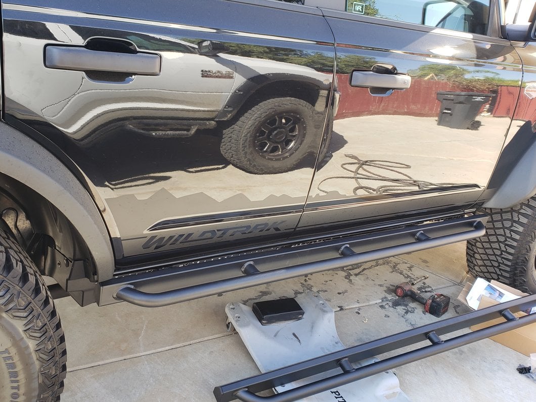Barricade Rocker Guards with Steps (21-25 Bronco 4-Door)