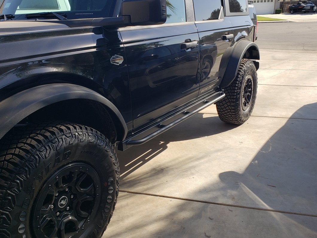 Barricade Rocker Guards with Steps (21-25 Bronco 4-Door)