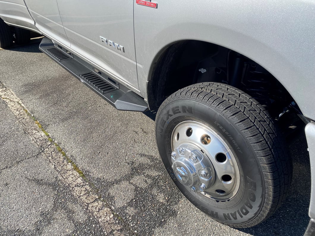 Barricade Steel Running Boards; Black (10-24 RAM 3500 Crew Cab)
