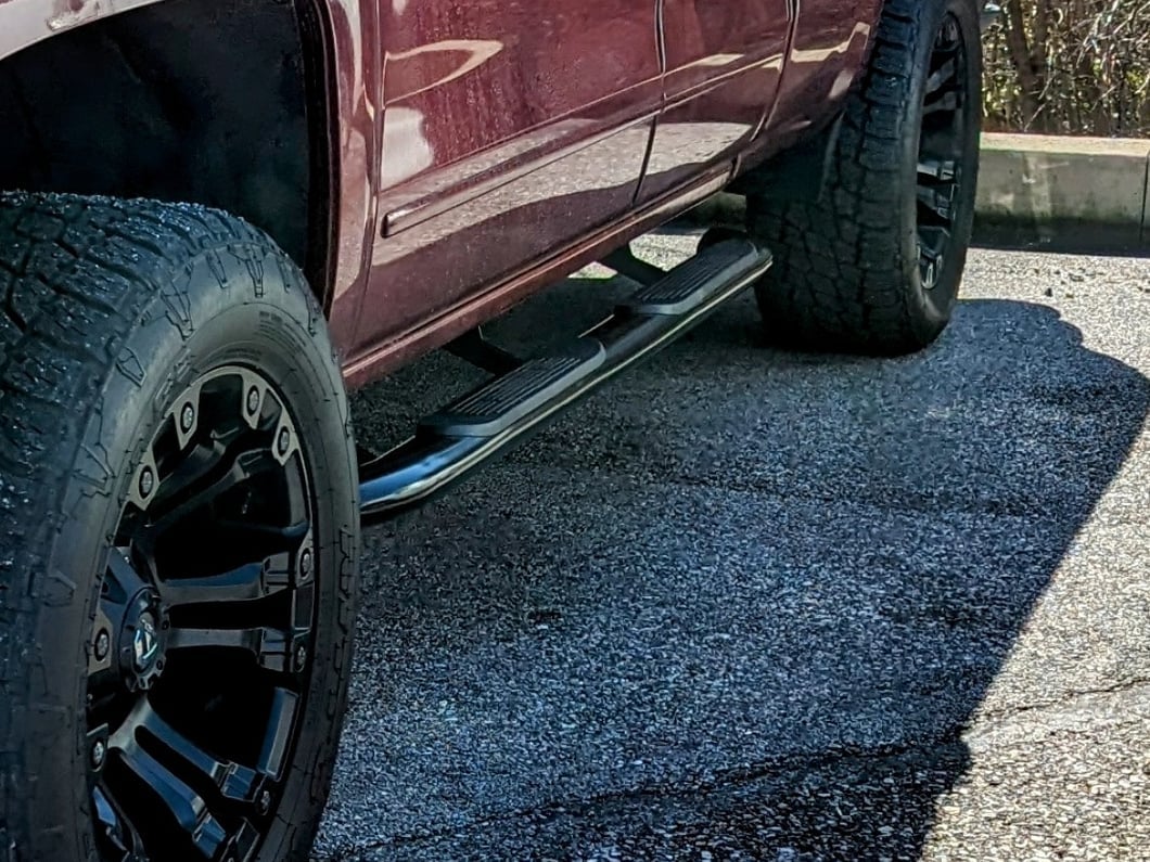 Barricade 4-Inch Oval Bent End Side Step Bars; Rocker Mount; Black (14-18 Silverado 1500)