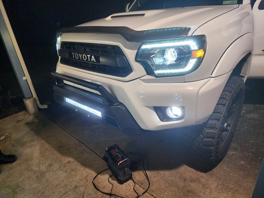 Barricade HD Stubby Front Bumper with 20-Inch Double Row LED Light Bar (12-15 Tacoma)