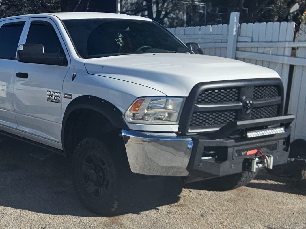 Barricade HD Stubby Front Bumper with Winch Mount and 20-Inch Single Row LED Light Bar (13-18 RAM 2500)