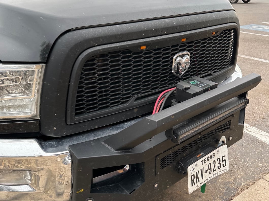 Barricade HD Stubby Front Bumper with Winch Mount and 20-Inch Single Row LED Light Bar (13-18 RAM 2500)