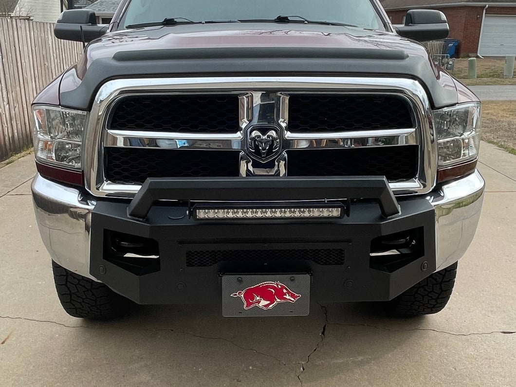 Barricade HD Stubby Front Bumper with Winch Mount and 20-Inch Single Row LED Light Bar (13-18 RAM 2500)