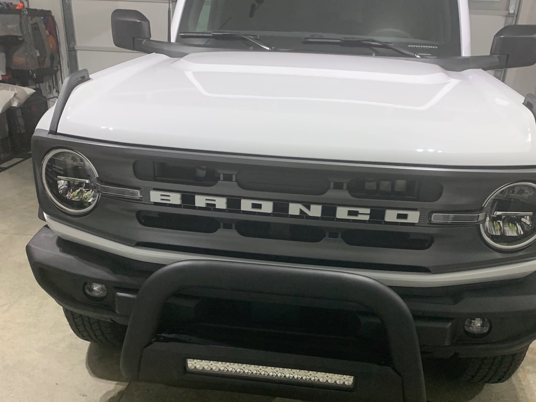 Barricade 3.50-Inch Bull Bar with 20-Inch LED Light Bar; Textured Black (21-25 Bronco)