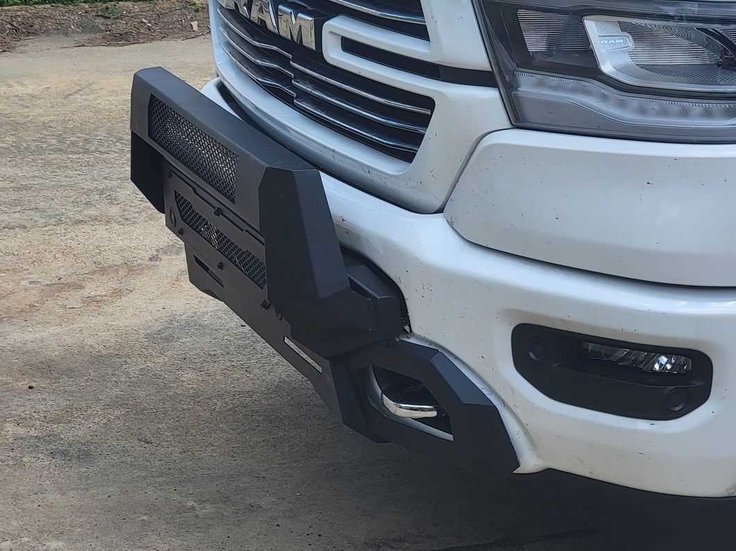 Barricade HD Stubby Front Bumper with 20-Inch Dual Row LED Light Bar (19-24 RAM 1500, Excluding EcoDiesel, Rebel & TRX)