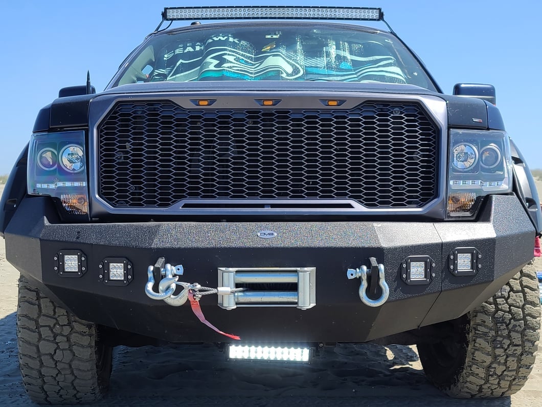 Barricade 9,500 lb. Winch with Wireless Control (Universal; Some Adaptation May Be Required)