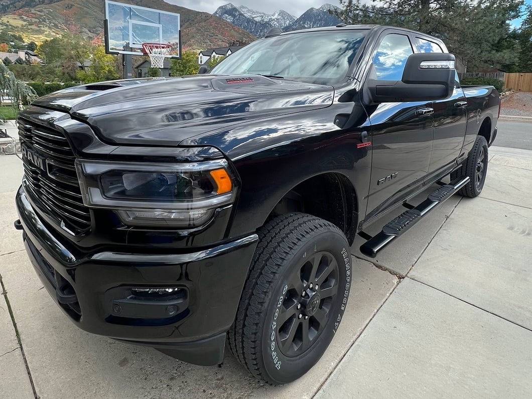 Barricade 5-Inch Oval Straight End Side Step Bars; Gloss Black (10-24 RAM 2500 Mega Cab)