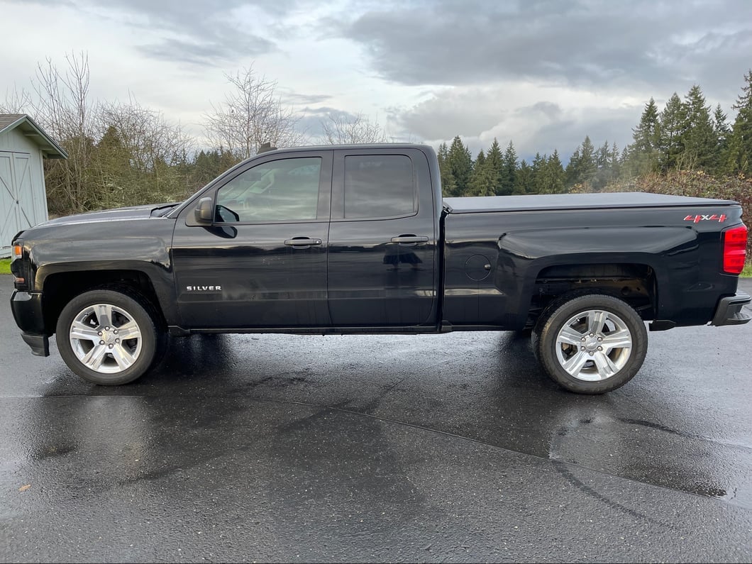 Barricade Soft Roll Up Tonneau Cover (14-18 Silverado 1500 w/ 5.80-Foot Short & 6.50-Foot Standard Box)