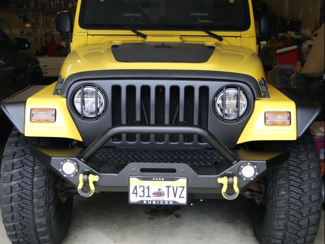 Barricade Trail Force HD Front Bumper with LED Lights (87-06 Jeep Wrangler YJ & TJ)