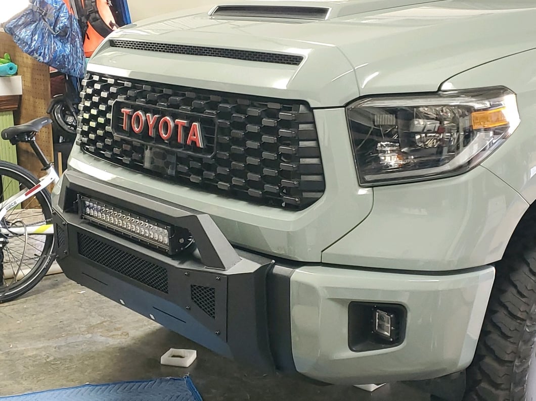 Barricade HD Stubby Front Bumper with 20-Inch Dual Row LED Light Bar (14-21 Tundra)
