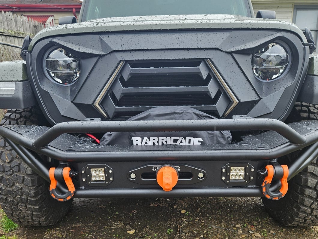 Barricade Trail Runner Front Bumper with LED Fog Lights (20-25 Jeep Gladiator JT)