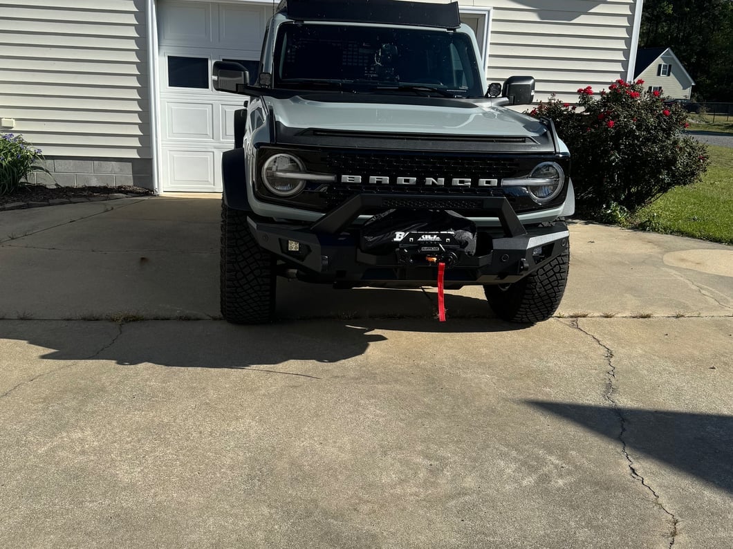 Barricade HD Plate Style Full Width Front Bumper with Winch Mount and LED Fog Lights (21-25 Bronco, Excluding Raptor)