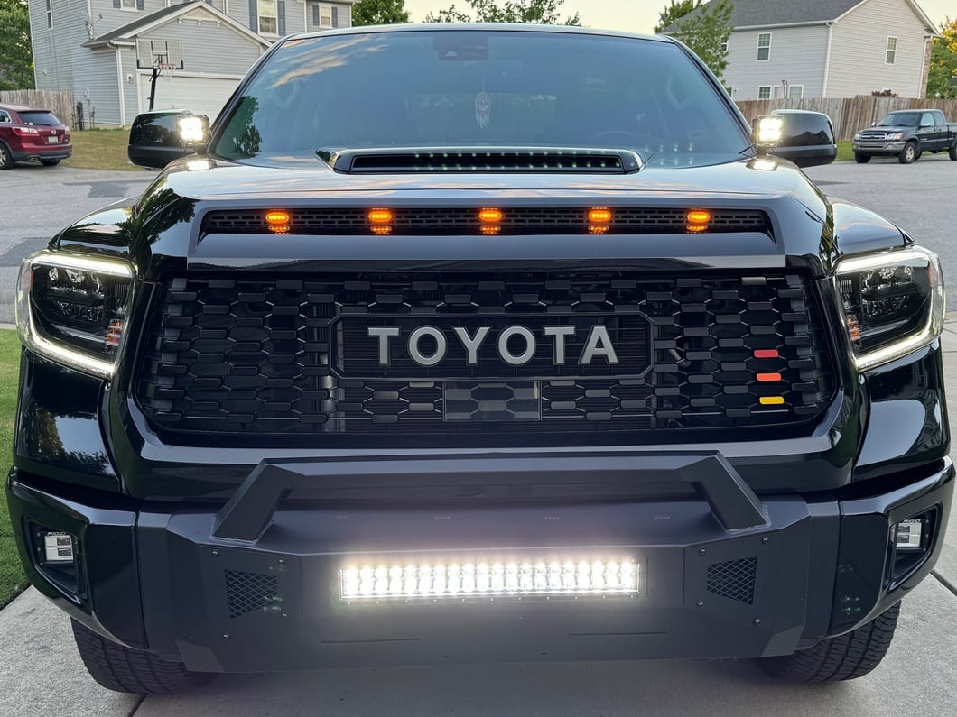 Barricade HD Stubby Front Bumper with 20-Inch Dual Row LED Light Bar (14-21 Tundra)