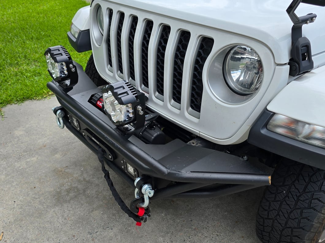 Barricade Trail Runner Front Bumper with LED Fog Lights (20-25 Jeep Gladiator JT)