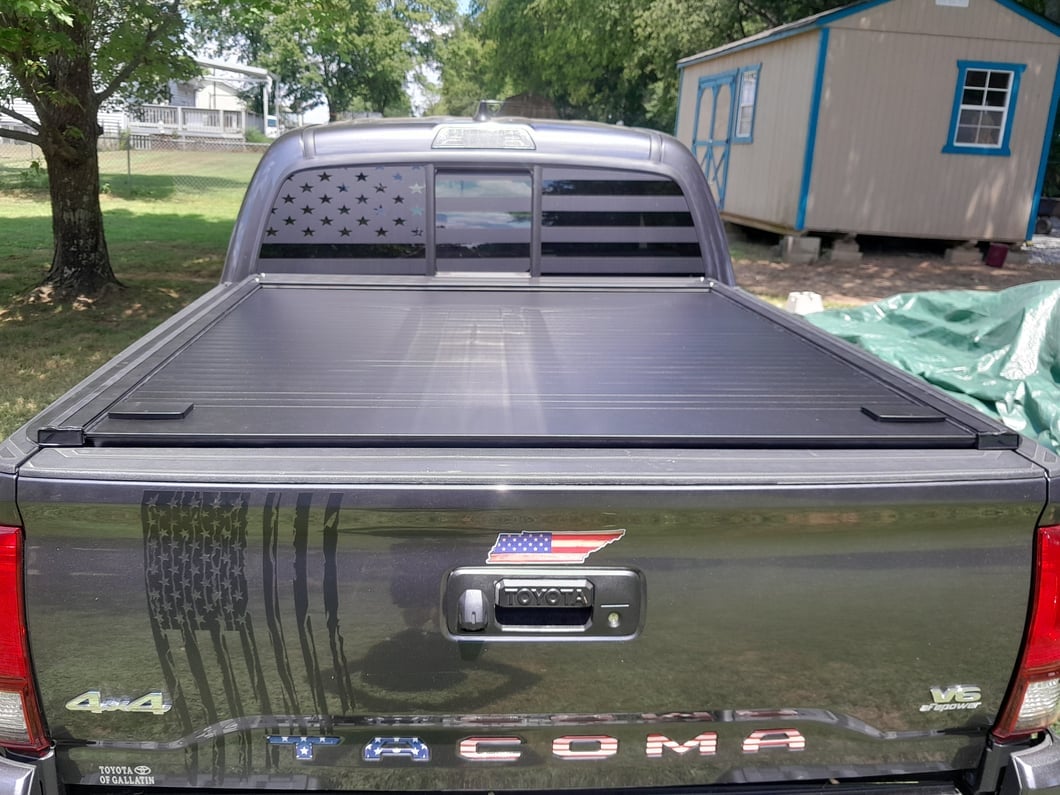 Barricade Aluminum Retractable Locking Tonneau Cover (16-23 Tacoma w/ 5-Foot Bed)