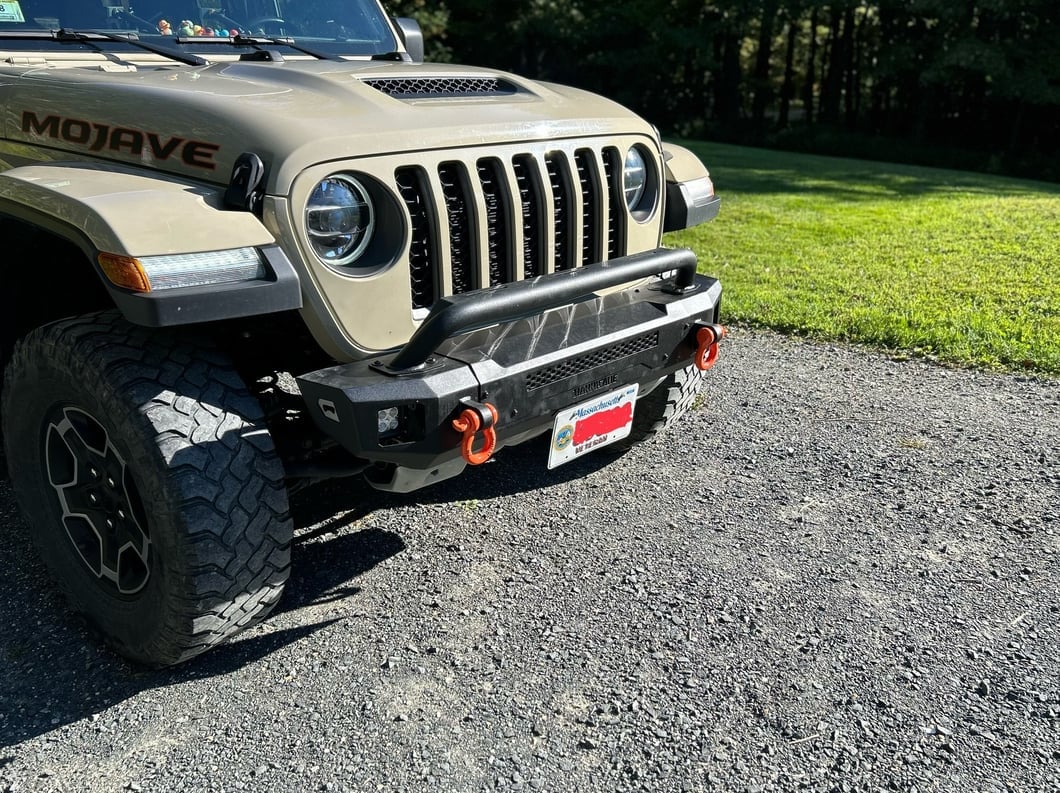 Barricade HD3 Stubby Front Bumper with LED Fog Lights (20-25 Jeep Gladiator JT)
