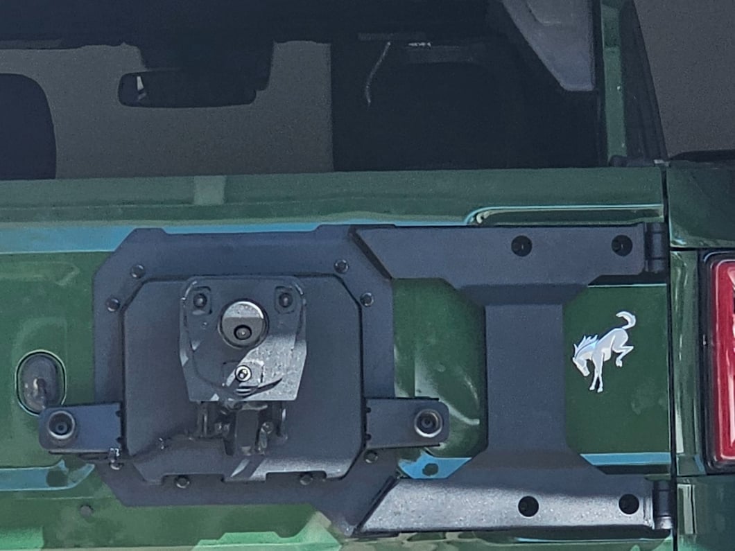 Barricade HD Tire Carrier With Mount (21-25 Bronco)