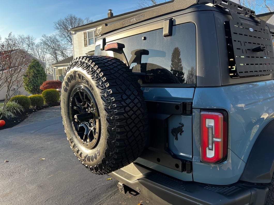 Barricade HD Tire Carrier With Mount (21-25 Bronco)