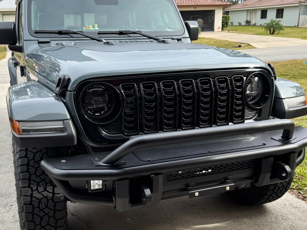 Barricade HD4 Tubular Style Front Bumper with LED Fog Lights (20-25 Jeep Gladiator JT)