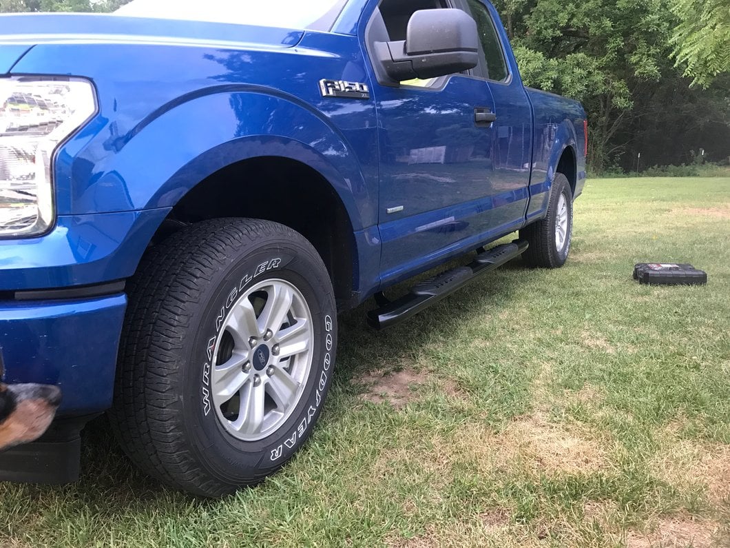 Barricade 5-Inch Oval Straight End Side Step Bars; Black (15-25 F-150)