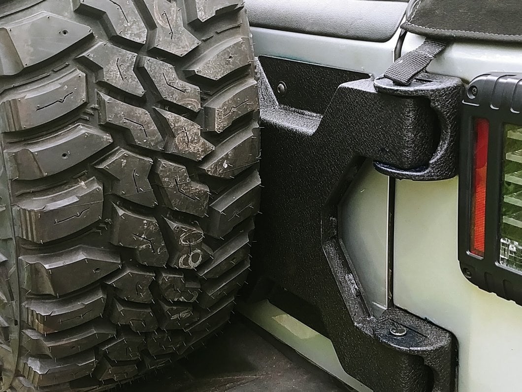 Barricade HD Tire Carrier with Mount (07-18 Jeep Wrangler JK)